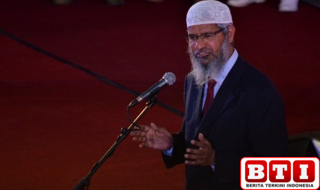 zakir-naik-ungkap-kembali-kebenaran-ilmiah-alquran-14-abad-silam-di-hadapan-ribuan-jamaah-jakarta-1