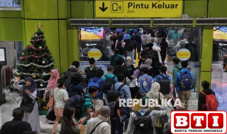 ada-aksi-bela-palestina-ka-rute-gambir-bisa-naik-dari-jatinegara