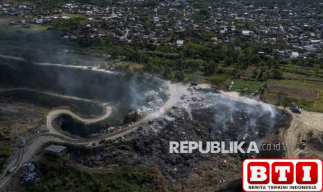 ancaman-bagi-pelaku-pembuangan-sampah-ke-tpa-brown-canyon-penjara-6-bulan-atau-denda-rp-50-juta