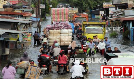 cuaca-ekstrem-dan-gelombang-tinggi-ancam-sumut-ini-peringatan-bmkg