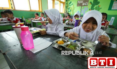 dari-8-juta-pco-targetkan-20-juta-penerima-mbg-tercapai-pada-17-agustus