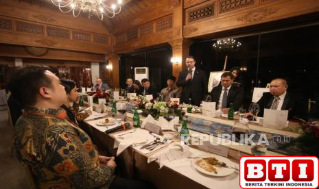 di-jamuan-makan-malam-menlu-belarusia-apresiasi-hubungan-persahabatan-dengan-ri