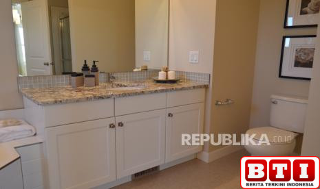 hikmah-di-balik-tuntunan-islam-jongkok-saat-buang-air-kecil