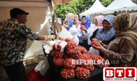 jaga-daya-beli-id-food-gelar-bazar-pangan-murah-di-80-lokasi