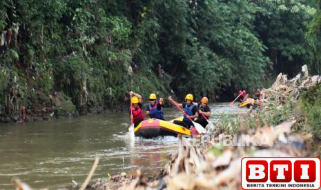 jaga-kelestarian-sungai-ciliwung-pgn-dukung-rafting-competition-festival-ciliwung-2025