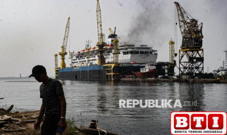 km-dorolonda-terbakar-di-pelabuhan-tanjung-priok-tidak-ada-korban-jiwa