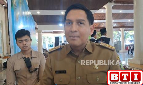 lagi-lucky-hakim-berhentikan-sementara-kuwu-ini-alasannya