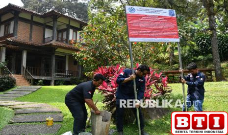 langgar-aturan-lingkungan-empat-bangunan-villa-di-puncak-bogor-disegel