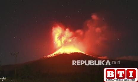 lewotobi-laki-laki-erupsi-lagi-masyarakat-diminta-waspada