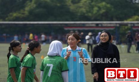 mantan-striker-timnas-wanita-jepang-latih-peserta-coaching-clinic-milklife-soccer-challenge