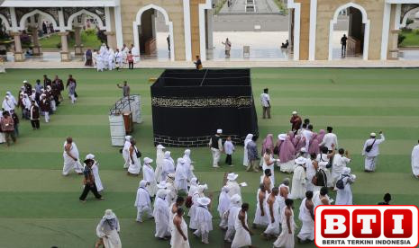 masjid-islamic-center-indramayu-alami-rusak-lucky-hakim-khawatir-jatuh-korban-demul-minta-diaudit