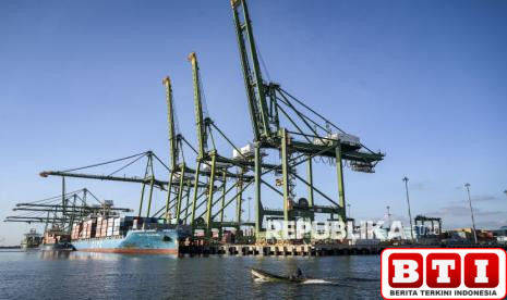 ojk-tarif-19-persen-bikin-ri-lebih-kompetitif-hadapi-perang-dagang