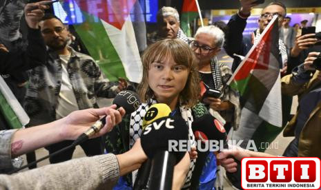 pekik-free-palestine-greta-thunberg-di-panggung-konser-sam-fender