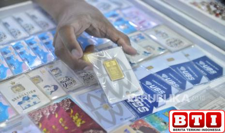 pengamat-prediksi-harga-emas-tembus-rp-215-juta-per-gram-di-semester-ii-2025
