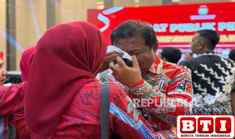 pilkada-ulang-pangkalpinang-cawalkot-saparudin-nangis-saat-debat-mengetahui-kakaknya-wafat