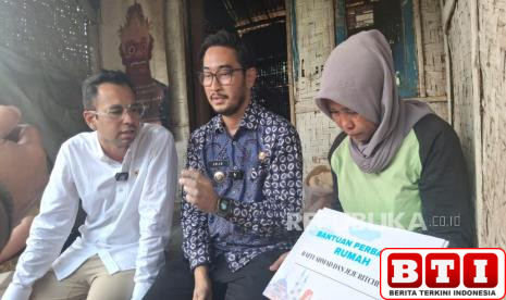 raffi-ahmad-dan-jeje-datang-ke-rumah-lapuk-wiwin-tangis-pun-pecah-dijanjikan-perbaikan-rumah
