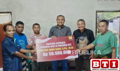 senator-angelo-serahkan-bantuan-aspirasi-untuk-masyarakat-ende-bantu-rumah-ibadah