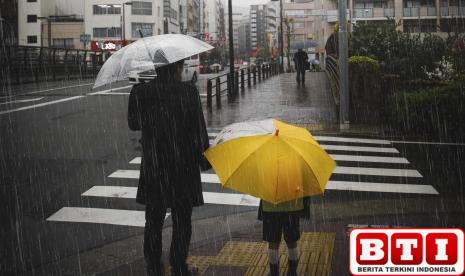 siapkan-mantel-dan-payung-hampir-semua-wilayah-jakarta-diprediksi-hujan-hari-jumat-ini