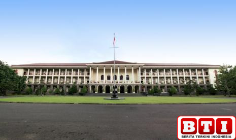 viral-mahasiswi-kena-denda-perpustakaan-hingga-rp5-juta-ini-penjelasan-ugm